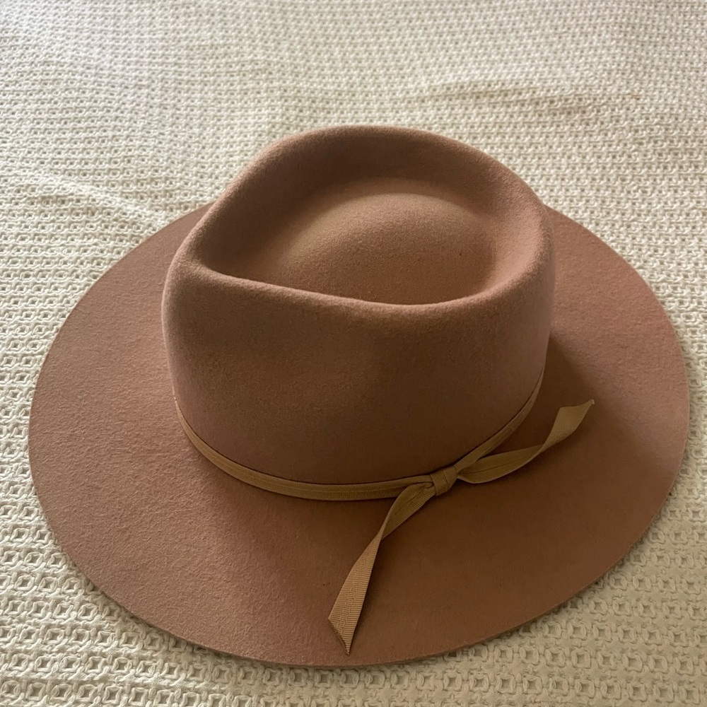 Stylish Lack of Color Hat